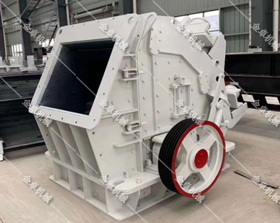 大口反擊破碎機(jī)